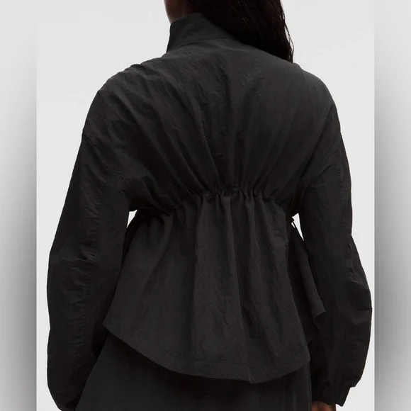 NWT💎Lululemon Bomber Nylon Cinchable Black Waterproof Jacket Medium Retail $148 - Picture 4 of 9